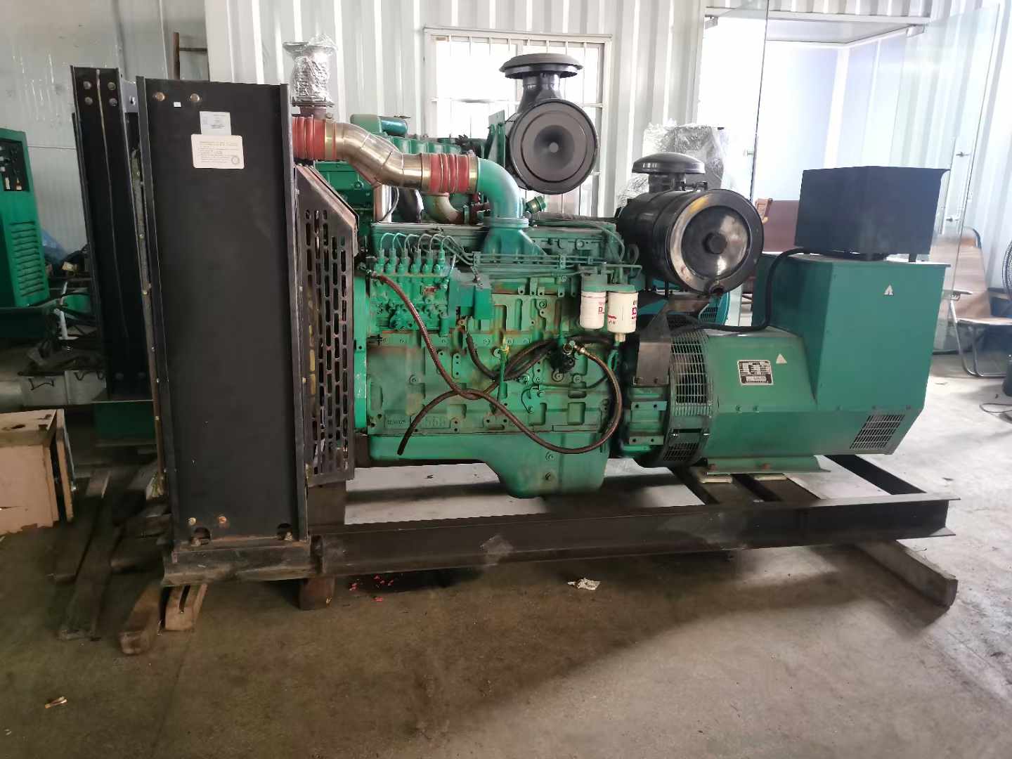 定海发电机租赁如何确定电缆的承载电流是否在安全范围内？